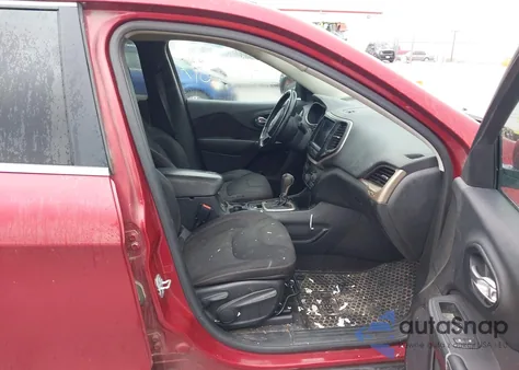 2015 Jeep Cherokee Latitude z USA, uszkodzony, nr VIN 1C4PJLCB2FW711439